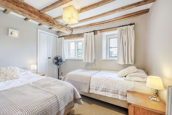 3 bedrooms, iron/ironing board, travel crib, WiFi