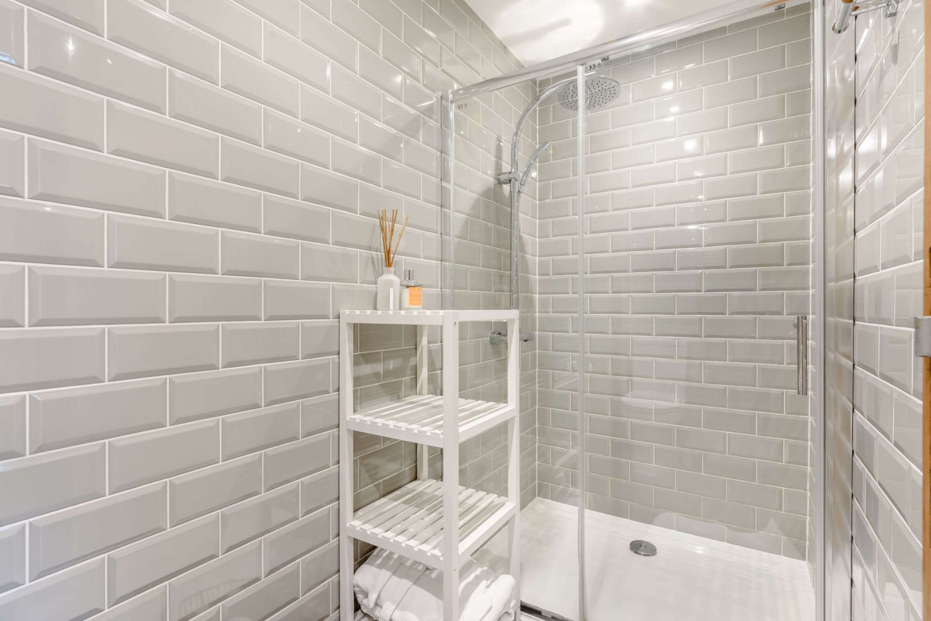 Douche, sèche-cheveux