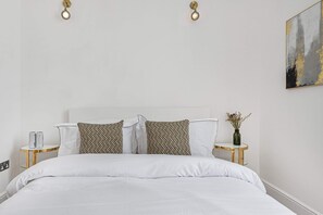 2 chambres, fer et planche à repasser, Wi-Fi, draps fournis