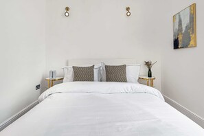 2 chambres, fer et planche à repasser, Wi-Fi, draps fournis