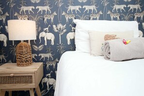 3 habitaciones, escritorio, tabla de planchar con plancha y wifi