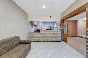 Área de estar no saguão