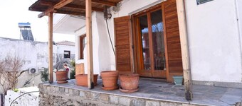 2 Bedroom Art House in Kavala