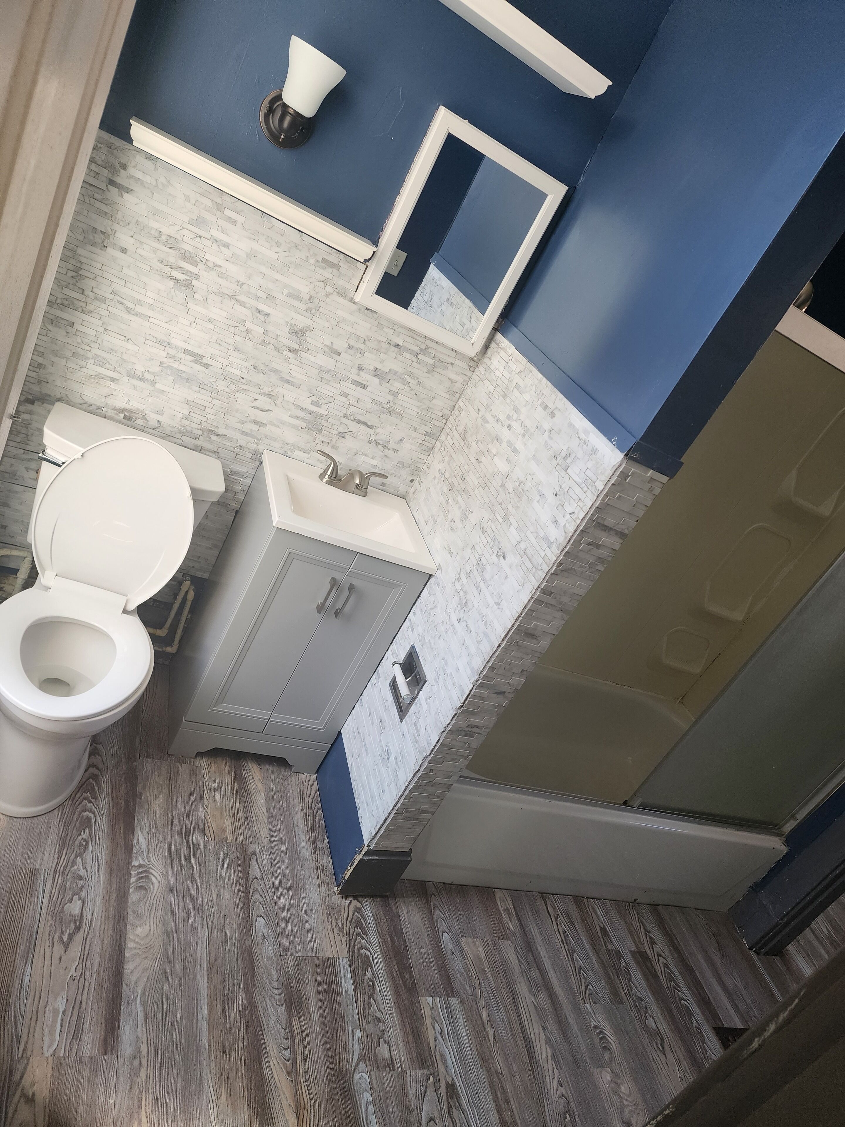 Brick Row House Modern &Cozy  7 min from Downtown