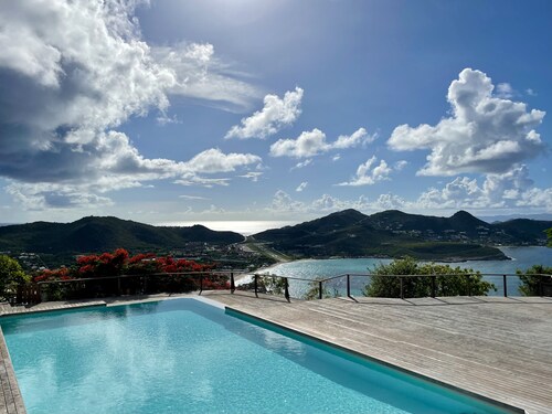 Lovely 2 bedrooms apartment, sea view and infinity pool