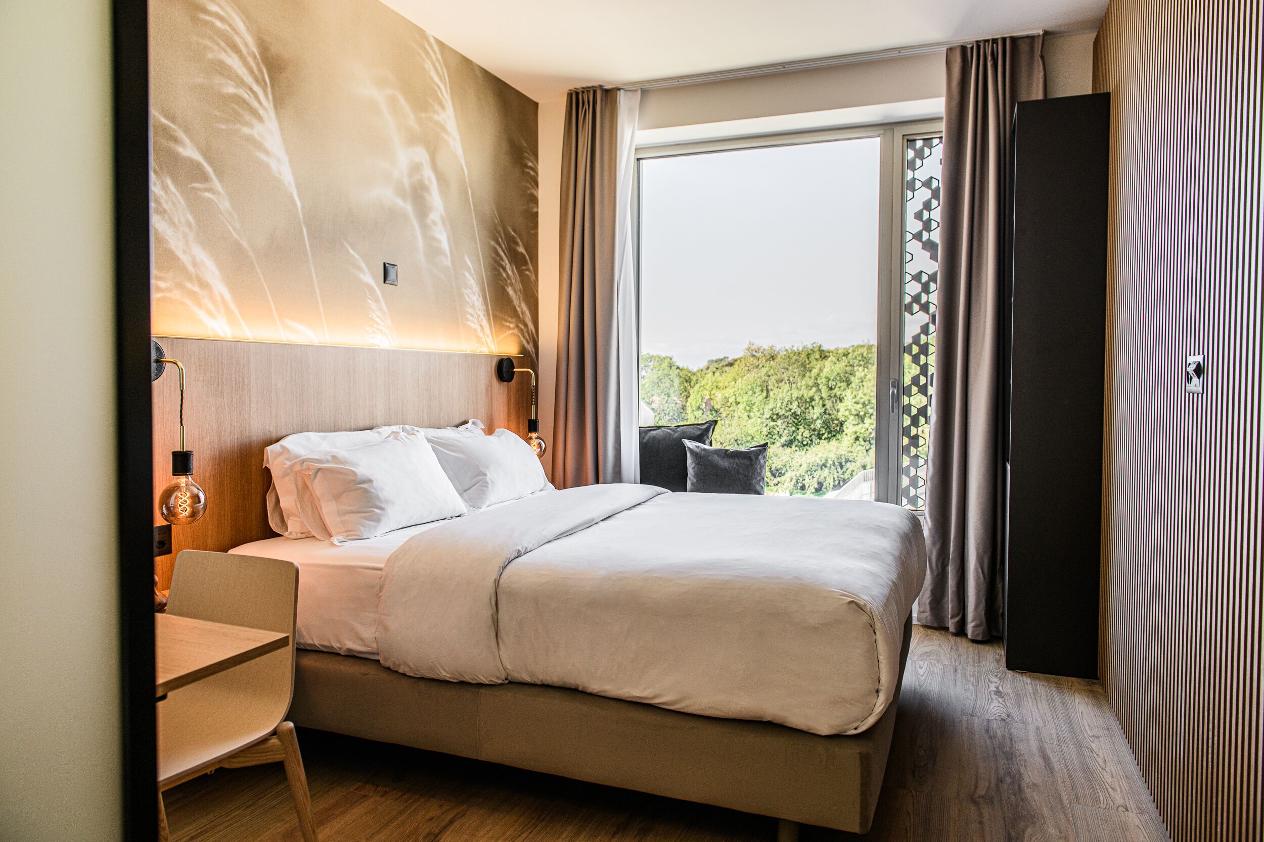 Apartamento | Roupas de cama premium, camas com colchões pillow-top, frigobar