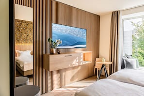Ropa de cama de alta calidad, camas con pillow-top y minibar 