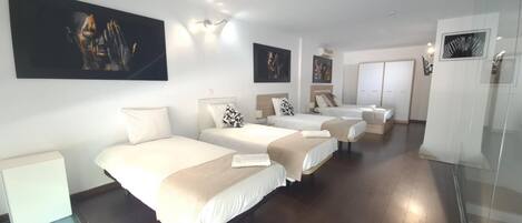 1 bedroom, bed sheets