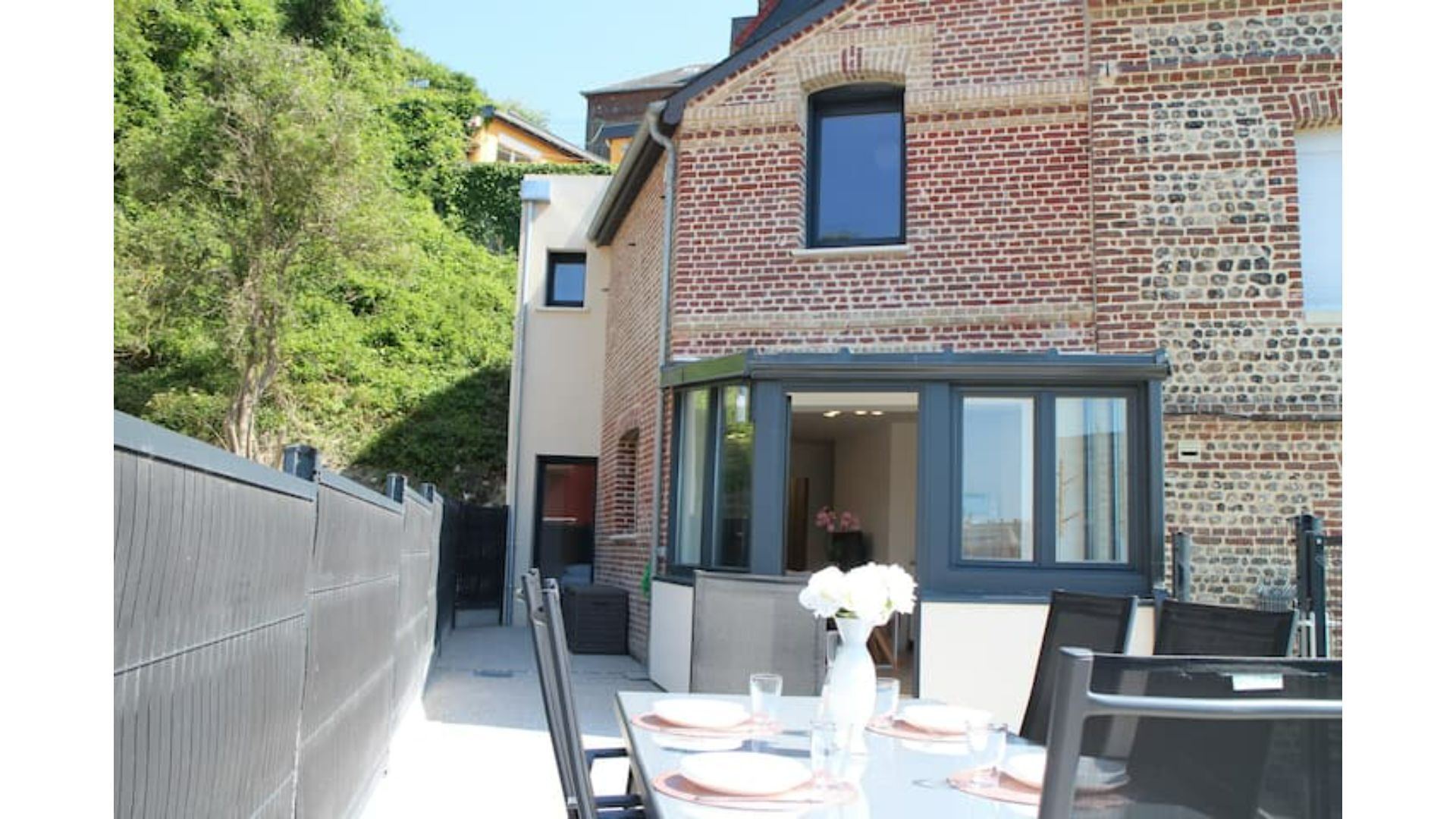 Sea view house facing the marina