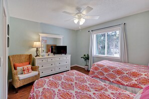 2 bedrooms, iron/ironing board, free WiFi