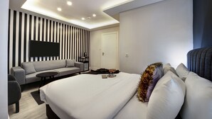 Economic Double Room | Minibar, WiFi (free), bed sheets - Etiz Hotels Bosphorus (Istanbul)