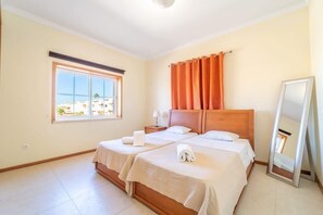 8 bedrooms, iron/ironing board, WiFi, bed sheets