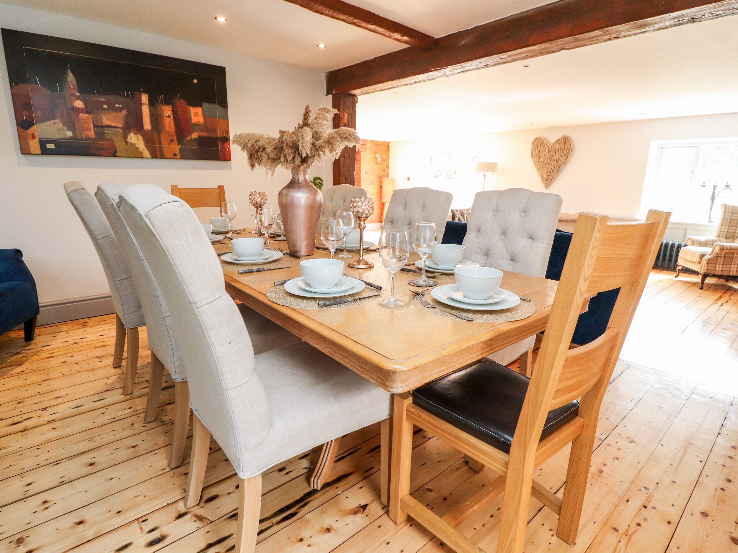 Jääkaappi, astianpesukone, vedenkeitin, leivänpaahdin