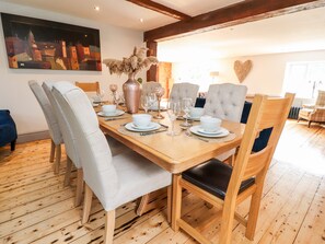 Fridge, dishwasher, electric kettle, toaster - Noah's Barn (Poulton-le-Fylde)