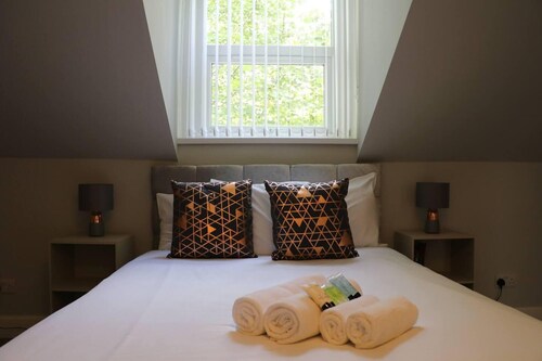 So-fresh So-clean Beautiful 3-bed House n Belfast