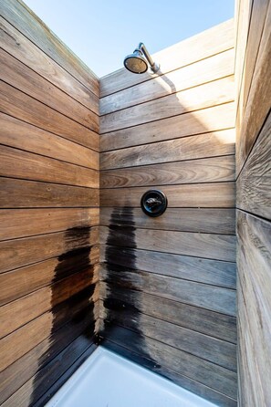 Bathtub, hair dryer, towels - Relaxing West Cliff Escape with Hot Tub! (Santa Cruz)