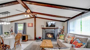 Unclassified image, 5 of 43, button - 2King Beds-HOT TUB-Game Room-Fire Pit (Tobyhanna)