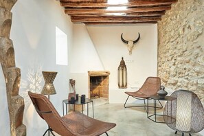 Interior - LOOK NO FURTHER! Gorgeous old finca with sea view! (Sant Joan de Jabritja)