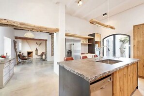 Interior - LOOK NO FURTHER! Gorgeous old finca with sea view! (Sant Joan de Jabritja)