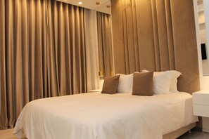 2 Schlafzimmer, Schreibtisch, Bügeleisen/Bügelbrett, WLAN