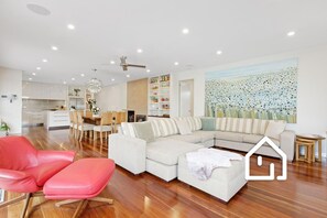 Smart TV, fireplace, stereo