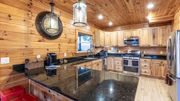 Frigorífic, microones, forn i placa de cuina