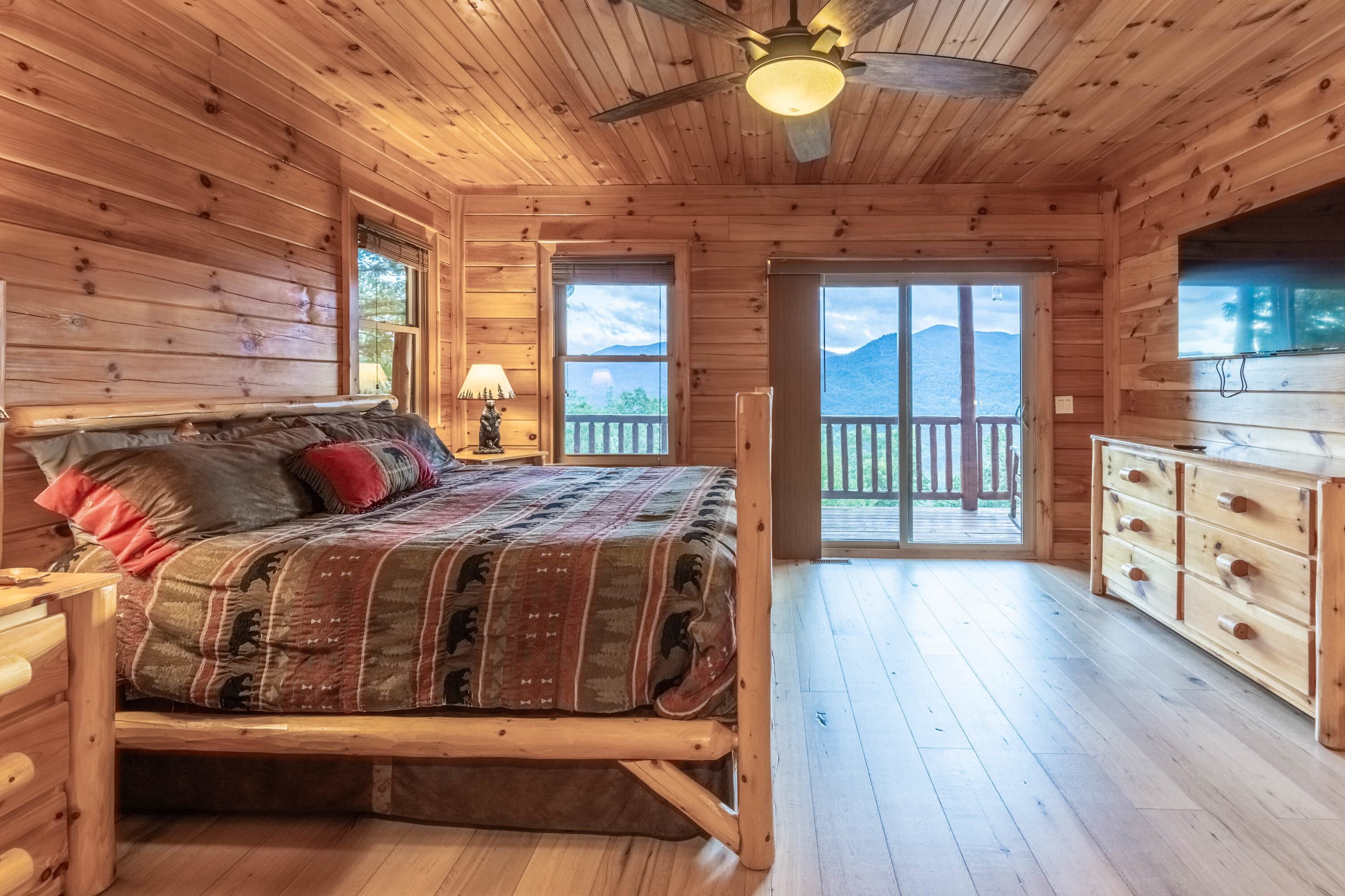 4 habitaciones, escritorio, wifi y ropa de cama 