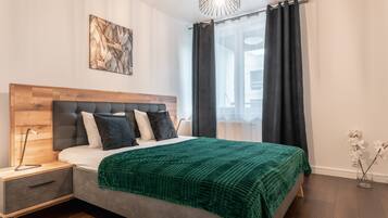 Apartment A1662 | Blackout curtains, soundproofing, iron/ironing board, free WiFi