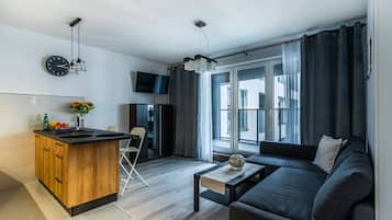 2 habitaciones, cortinas blackout y sistema de insonorización