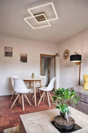 Dining - 5mn from the center, cathedral, magnificent view! (Chartres)