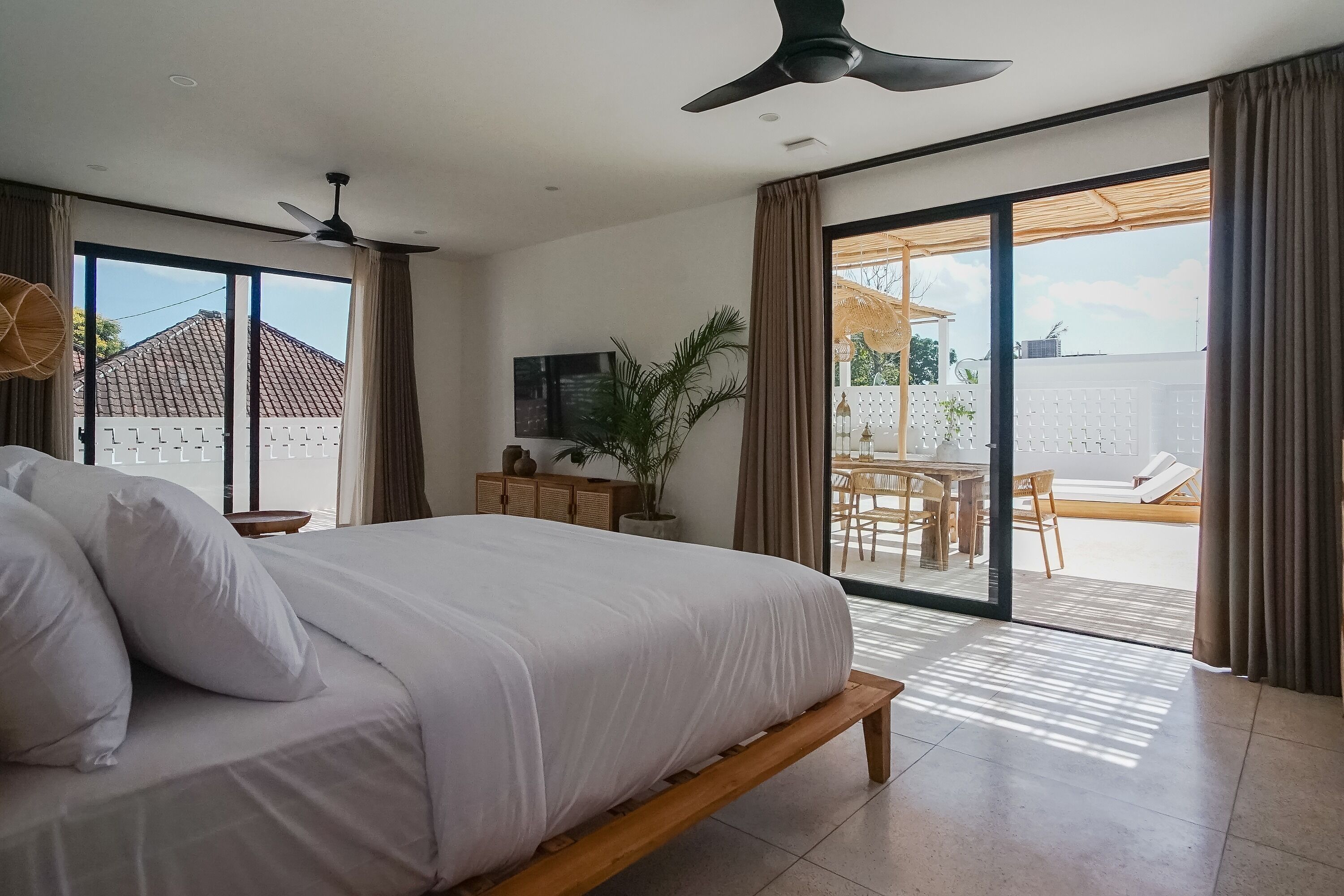 4 bedrooms, desk, free WiFi, bed sheets