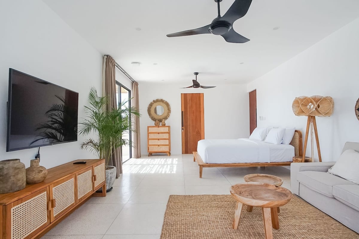 Villa familiar | 4 habitaciones, escritorio, wifi gratis y ropa de cama