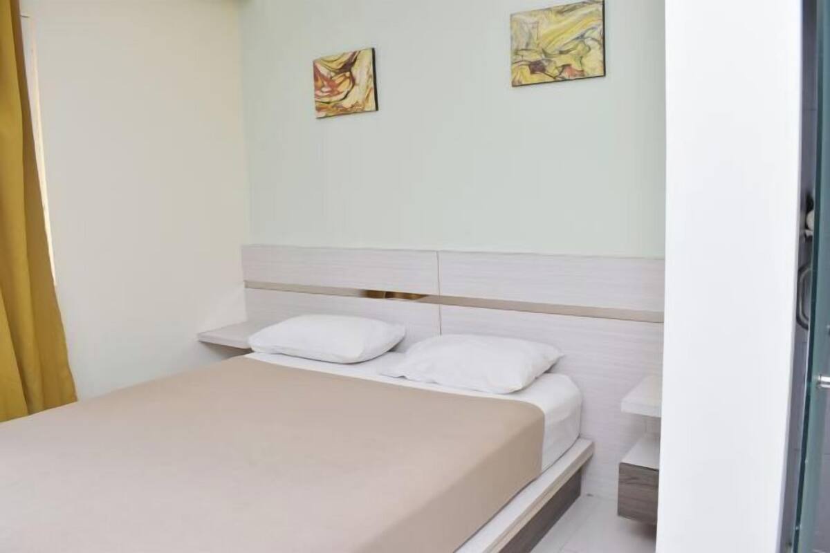 Desk, WiFi (free), bed sheets
