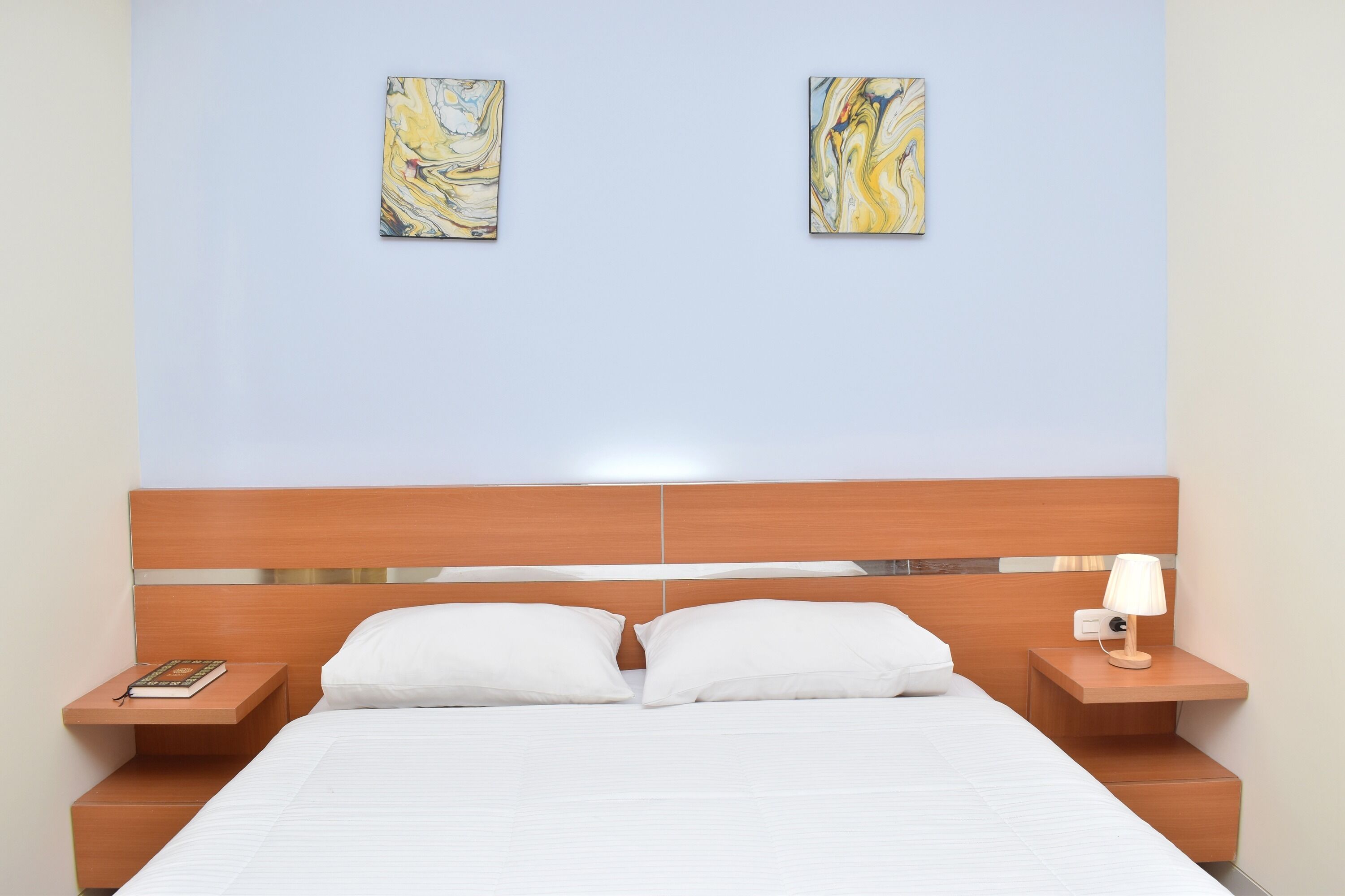 Desk, free WiFi, bed sheets