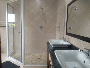Badewanne, Whirlpool, Bidet