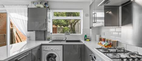 Fridge, microwave, oven, stovetop