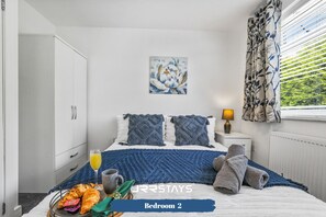 3 bedrooms, iron/ironing board, Internet, bed sheets