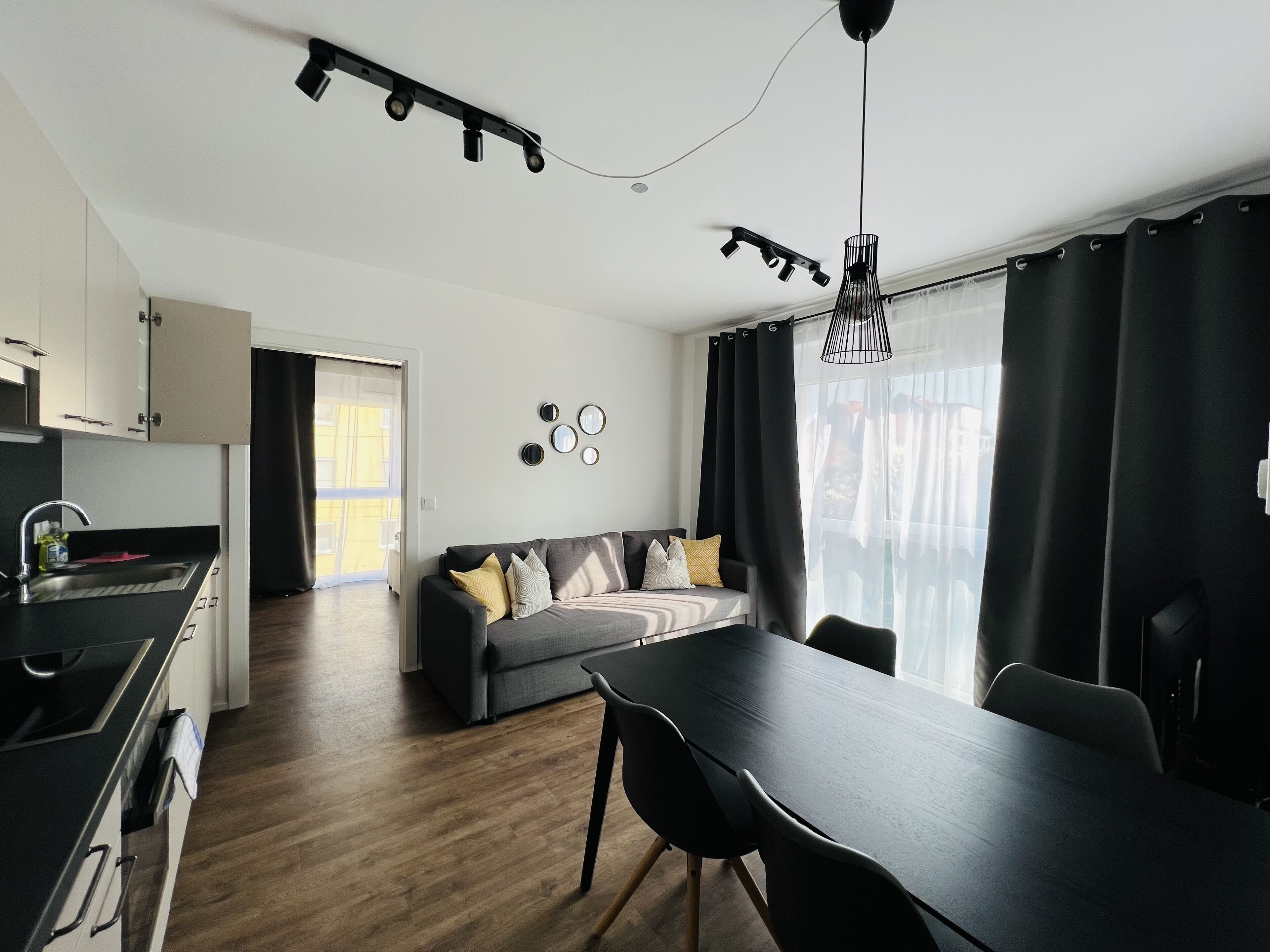 Comfort Apartment | Living area | Smart TV