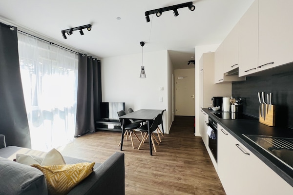 Apartamento conforto | Cozinha privada | Geladeira grande, fogão, cooktop, lava-louças