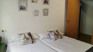 4 habitaciones, escritorio, tabla de planchar con plancha y wifi gratis