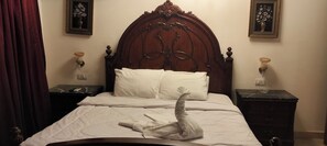 Surmatelas, minibar, décoration personnalisée, ameublement personnalisé
