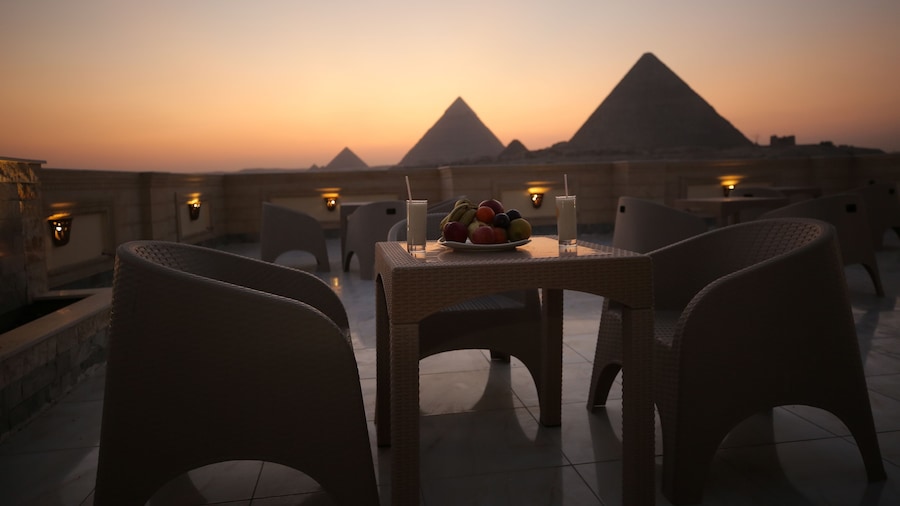 ZEINA PYRAMIDS INN