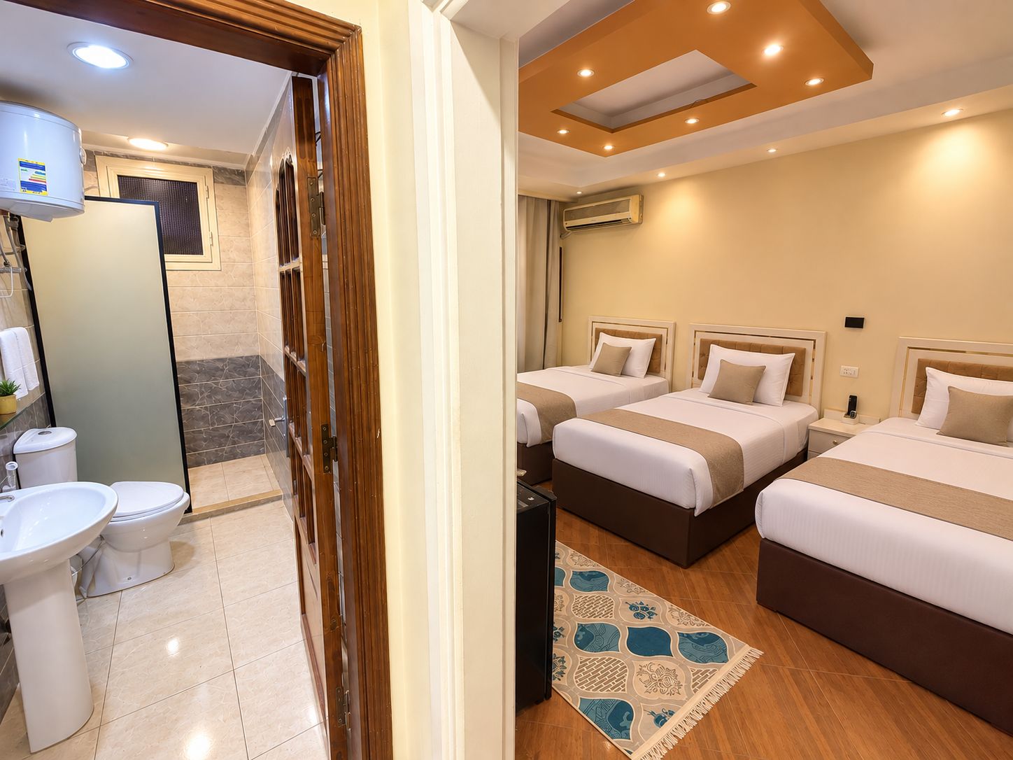 Photo - Zeina Pyramids Inn
