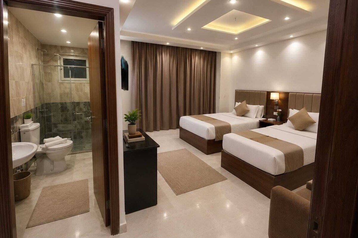Egyptian cotton sheets, premium bedding, pillowtop beds, minibar