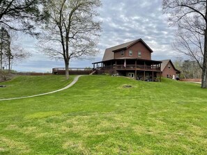Exterior - Large lake home with room to play. (Campbell County)