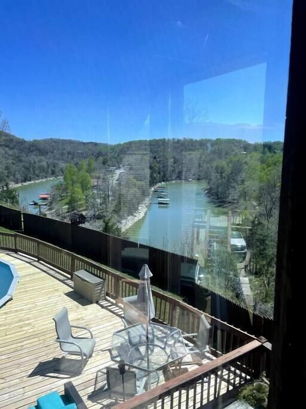 Terrace/patio - Large lake home with room to play. (Campbell County)