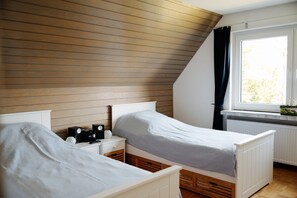 2 Schlafzimmer, Bügeleisen/Bügelbrett, Reisekinderbett, kostenloses WLAN
