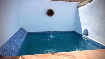 Alberca al aire libre por temporada
