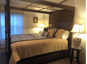 3 bedrooms, desk, WiFi