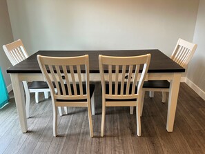 Dining - Short or Long Term Rental, Great Reviews (Cedar City)